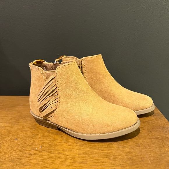 Old navy toddler boots - Picture 2 of 6